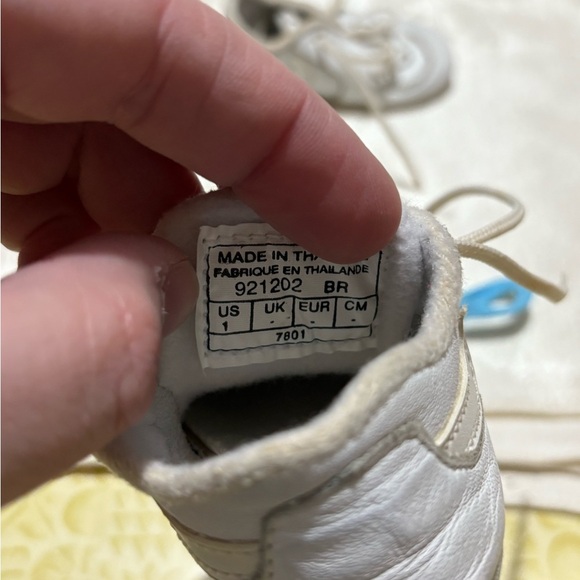 Vintage Nike White and Blue Sneakers for Playful Style - Picture 7 of 7